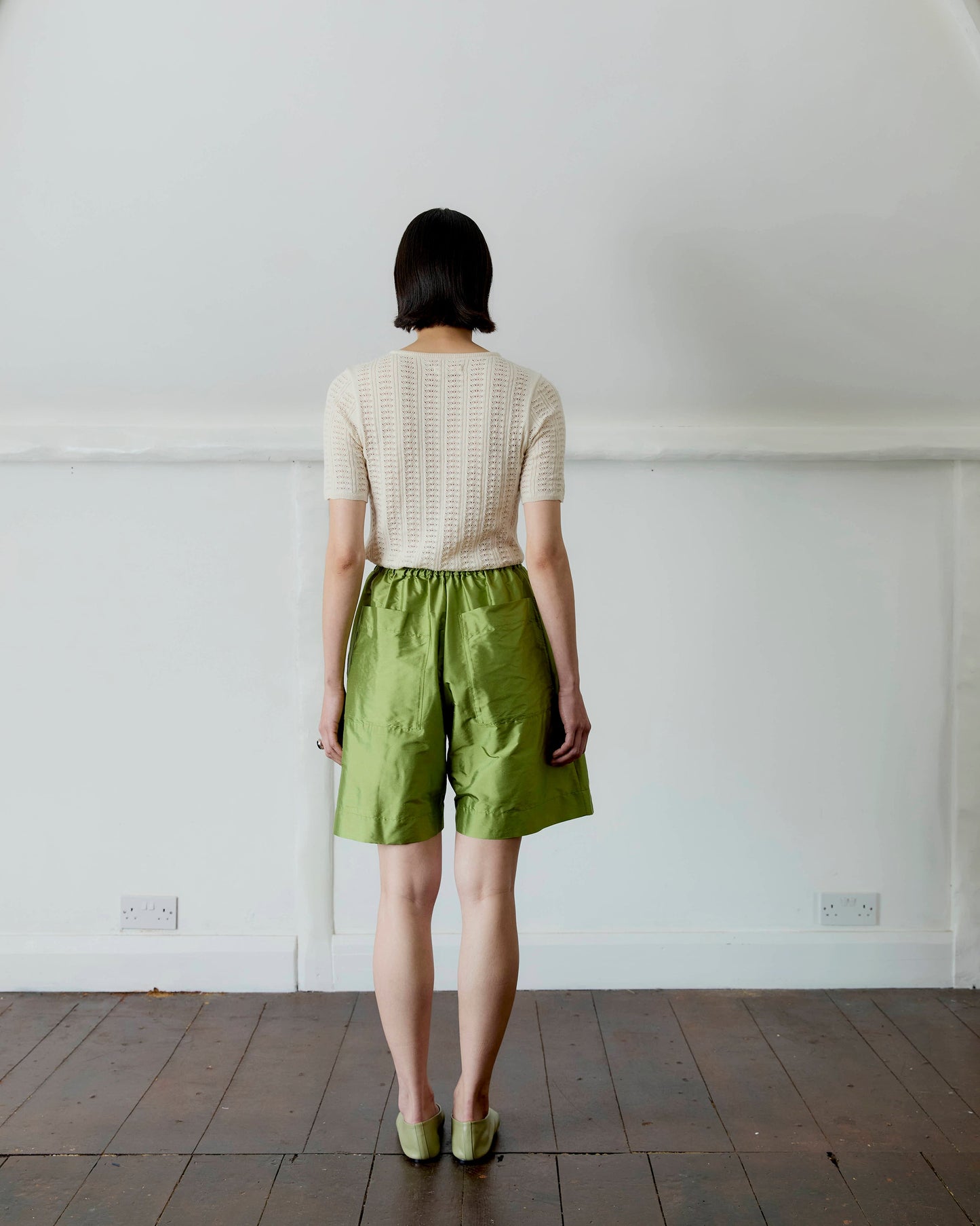 CAWLEY SILK DUPION WOMENS HILDA SHORT - APPLE