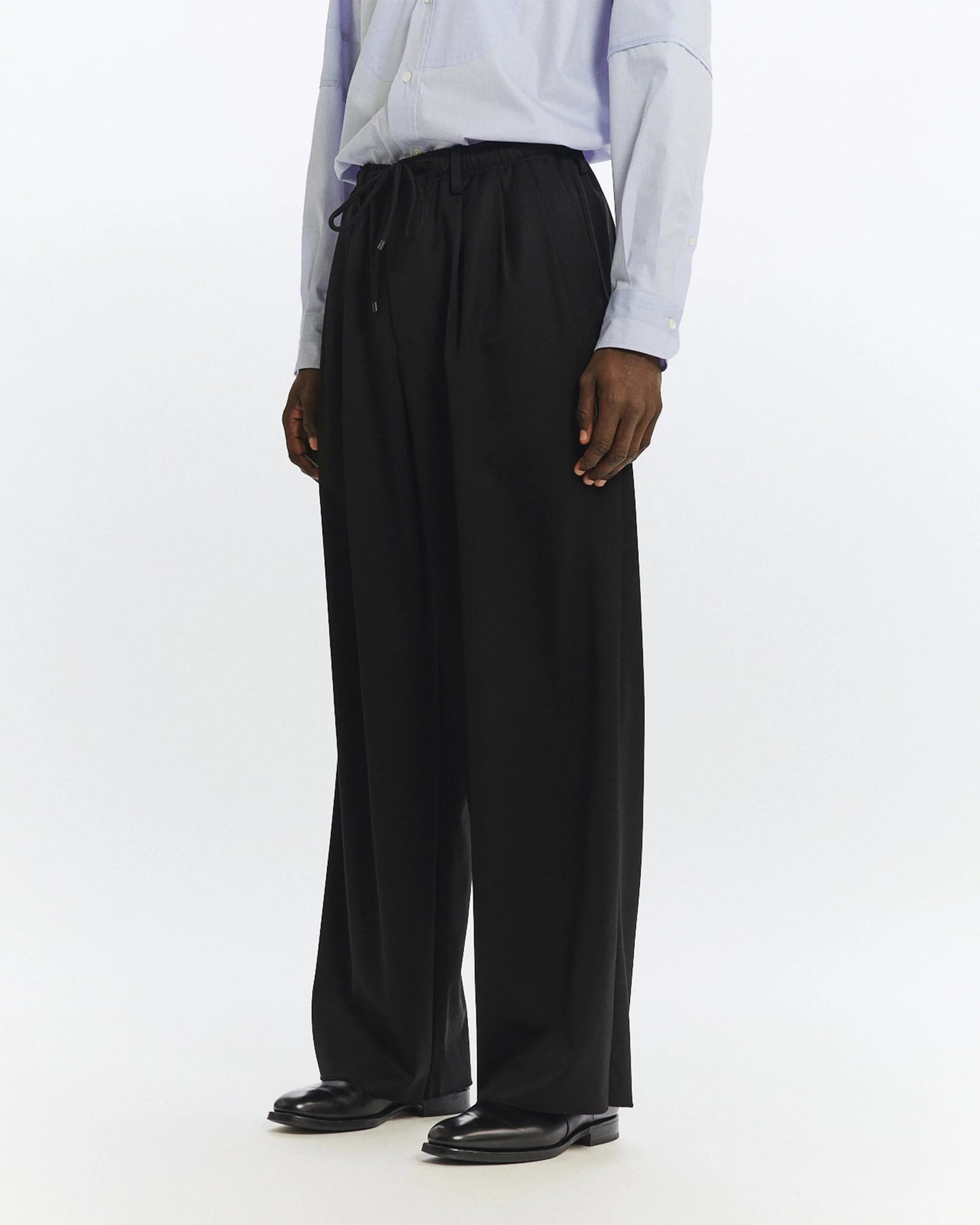 MARKAWARE WOOL GABARDINE TRIPLE PLEATED EASY TROUSERS - BLACK