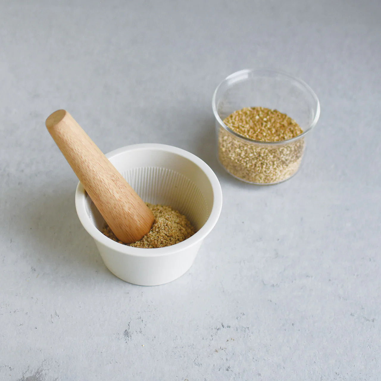 KINTO TAKU PESTLE AND MORTAR - WHITE