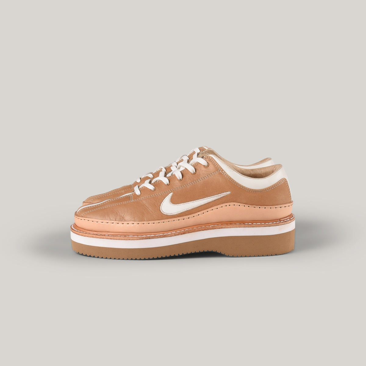 reCONSTRUCTED by SAMUEL FALZONE - NIKE GOLF SP-3 - CAMEL/ WHITE