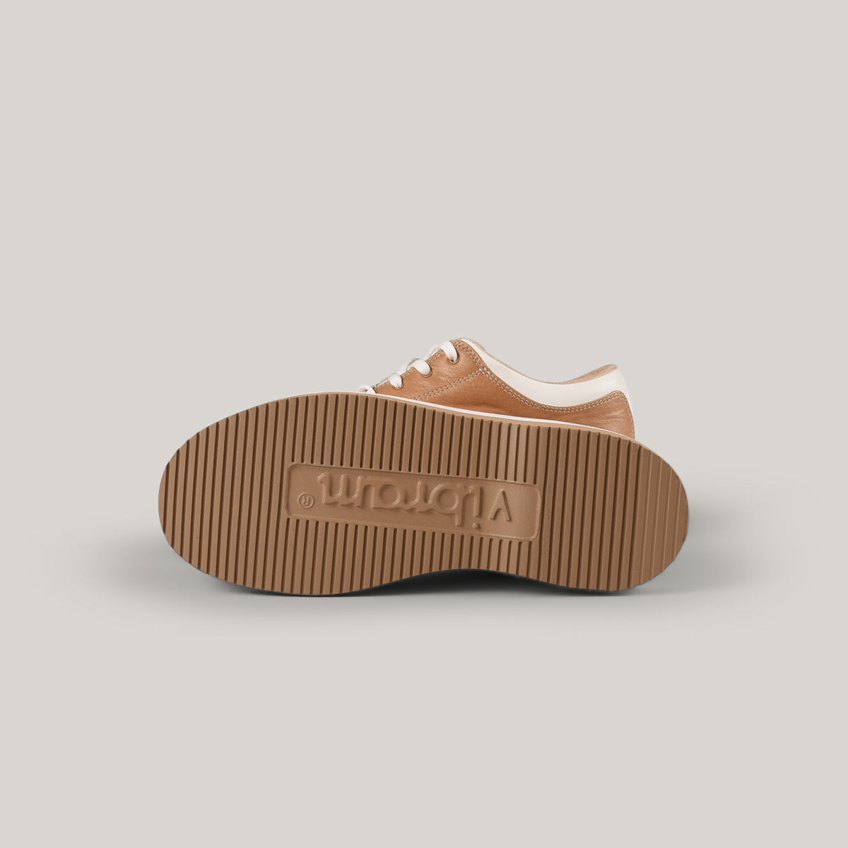 reCONSTRUCTED by SAMUEL FALZONE - NIKE GOLF SP-3 - CAMEL/ WHITE