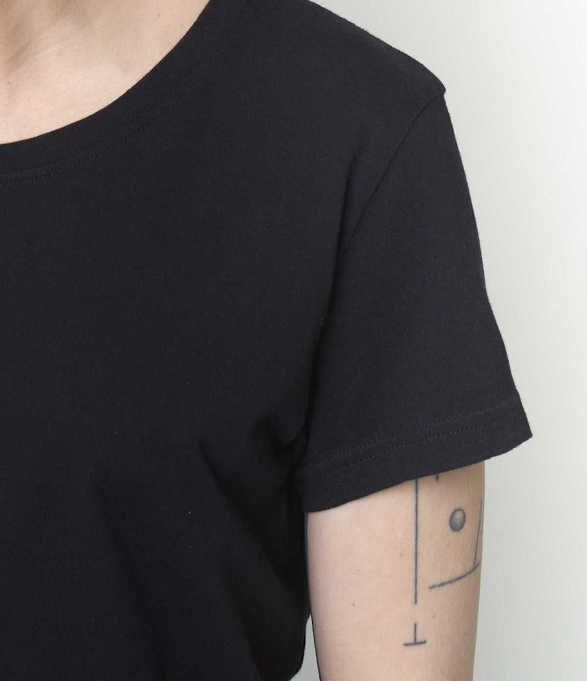 MERZ B. SCHWANEN WOMEN'S T-SHIRT - BLACK