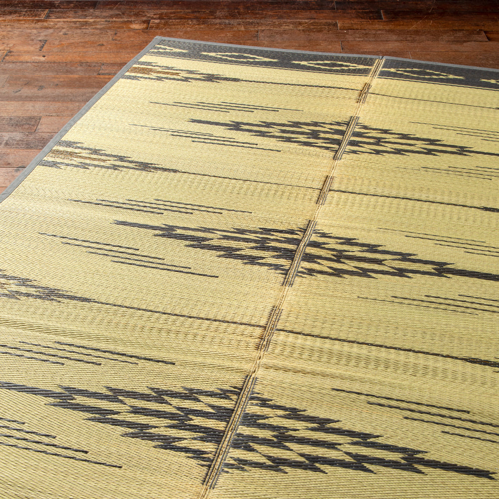 BASSHU IGUSA WOVEN RUG - NATURAL x GRAY