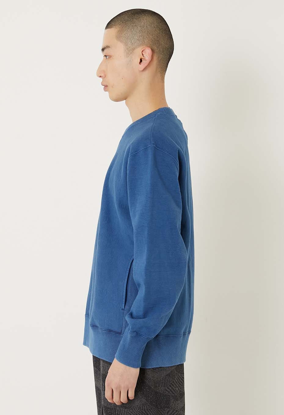 BLUE BLUE JAPAN KNITTED ORGANIC COTTON SWEAT HAND DYED CREW NECK PULLOVER - INDIGO