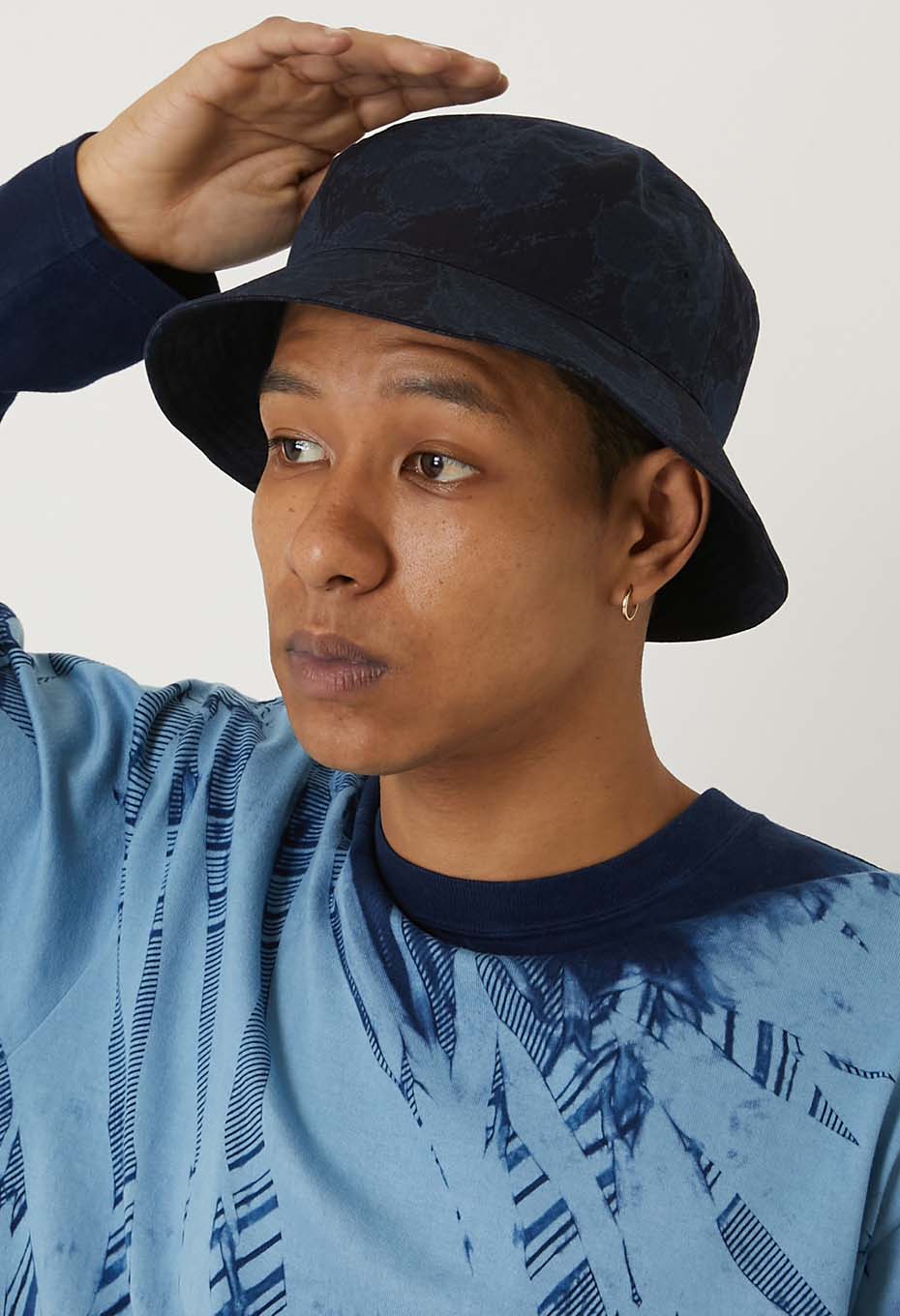 BLUE BLUE JAPAN INDIGO NYLON SATIN TSUJIGAHANA BUCKET HAT