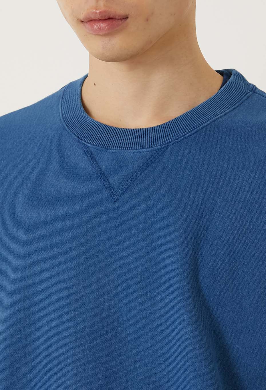 BLUE BLUE JAPAN KNITTED ORGANIC COTTON SWEAT HAND DYED CREW NECK PULLOVER - INDIGO
