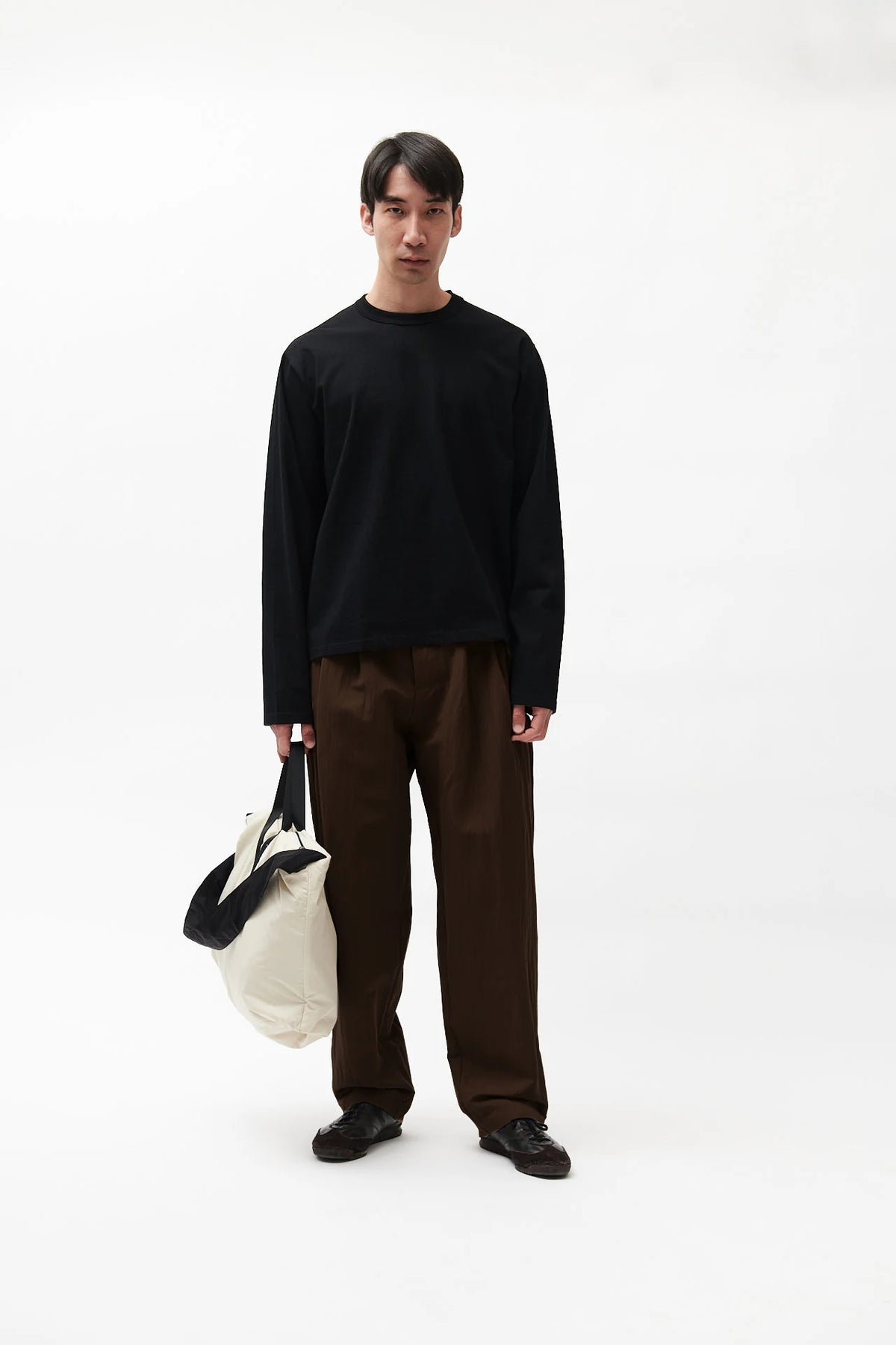 WORKS AND DAYS - WOOL PLEATED TROUSER - BROWN