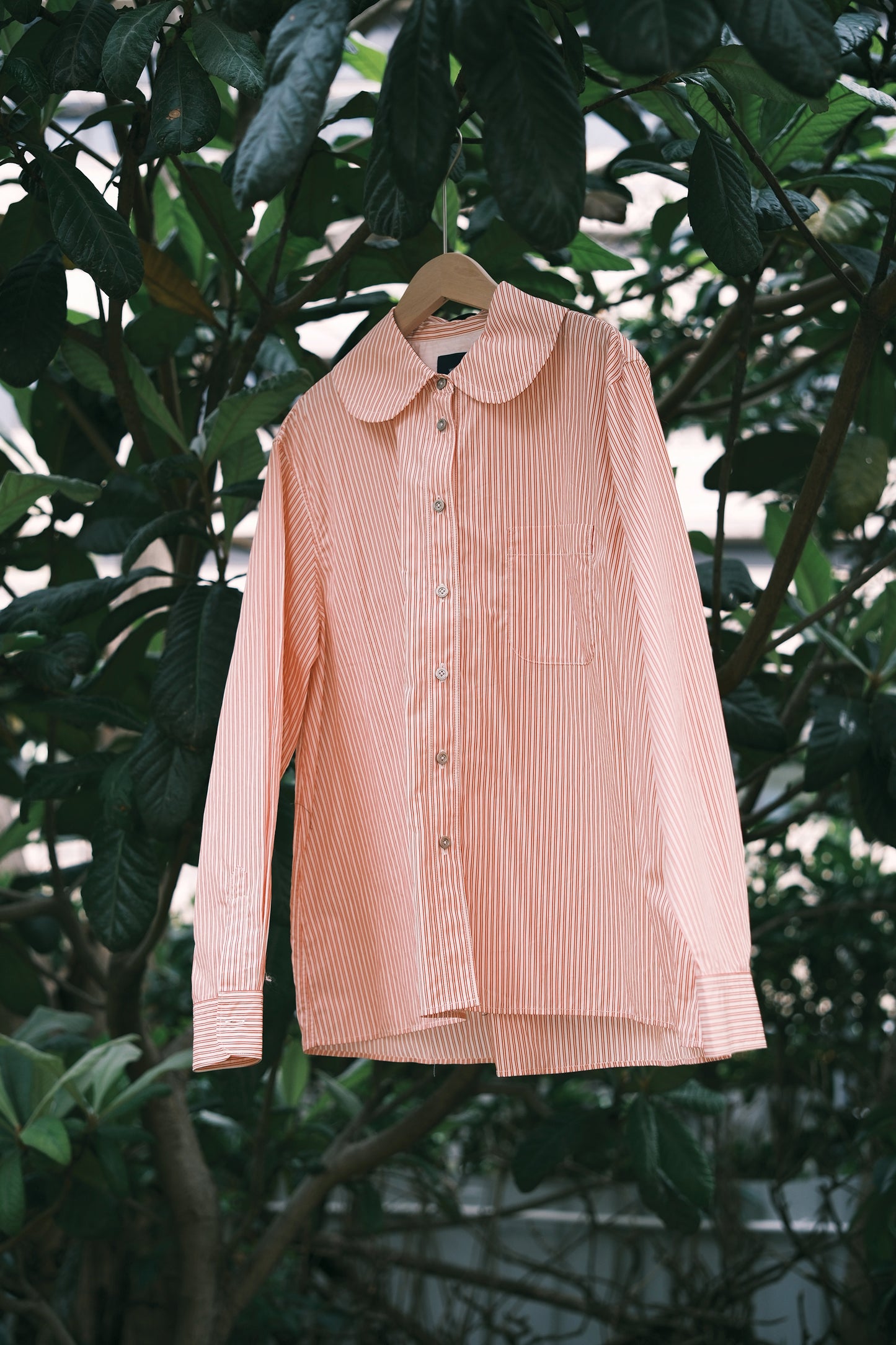 WORK WORKS WOMEN'S ROUND COLLAR SHIRT - RED STRIPE