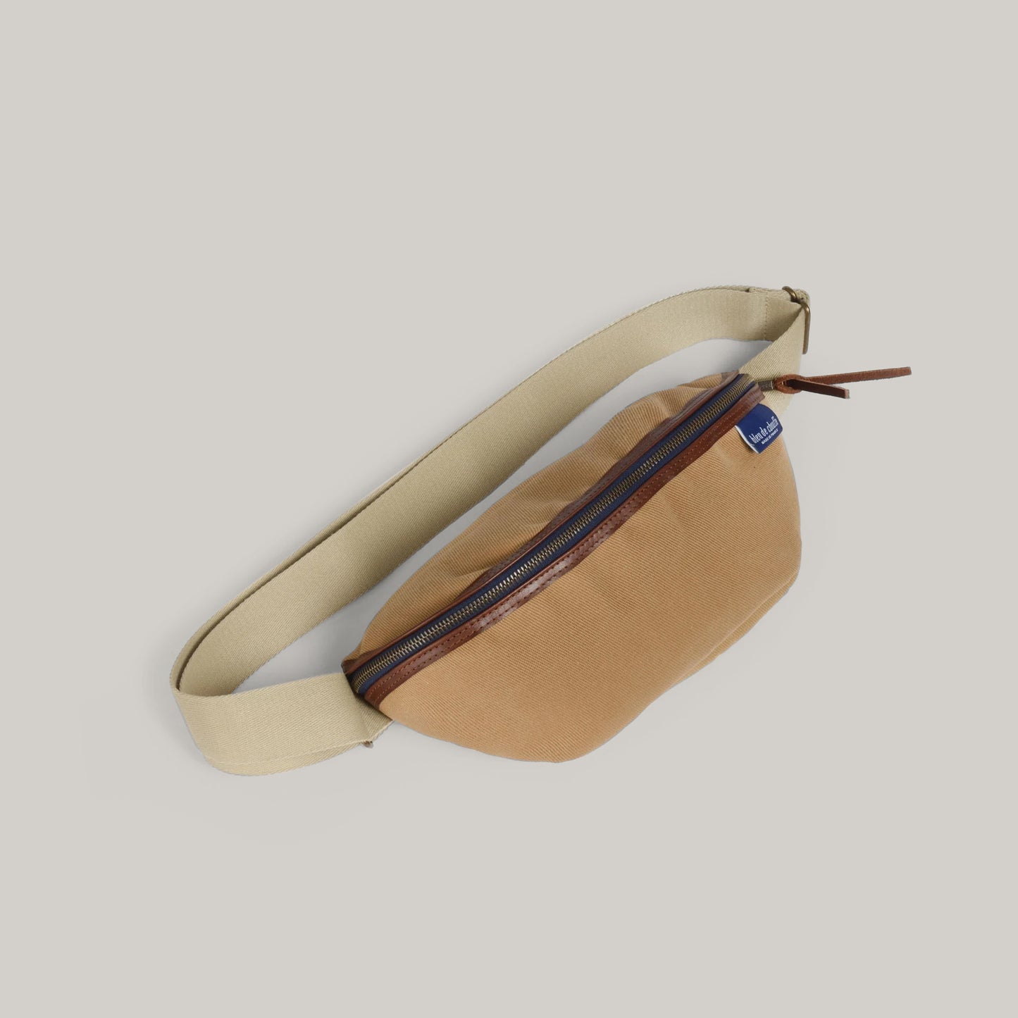 BLEU DE CHAUFFE NEW BEAT BELT BAG - CAMEL