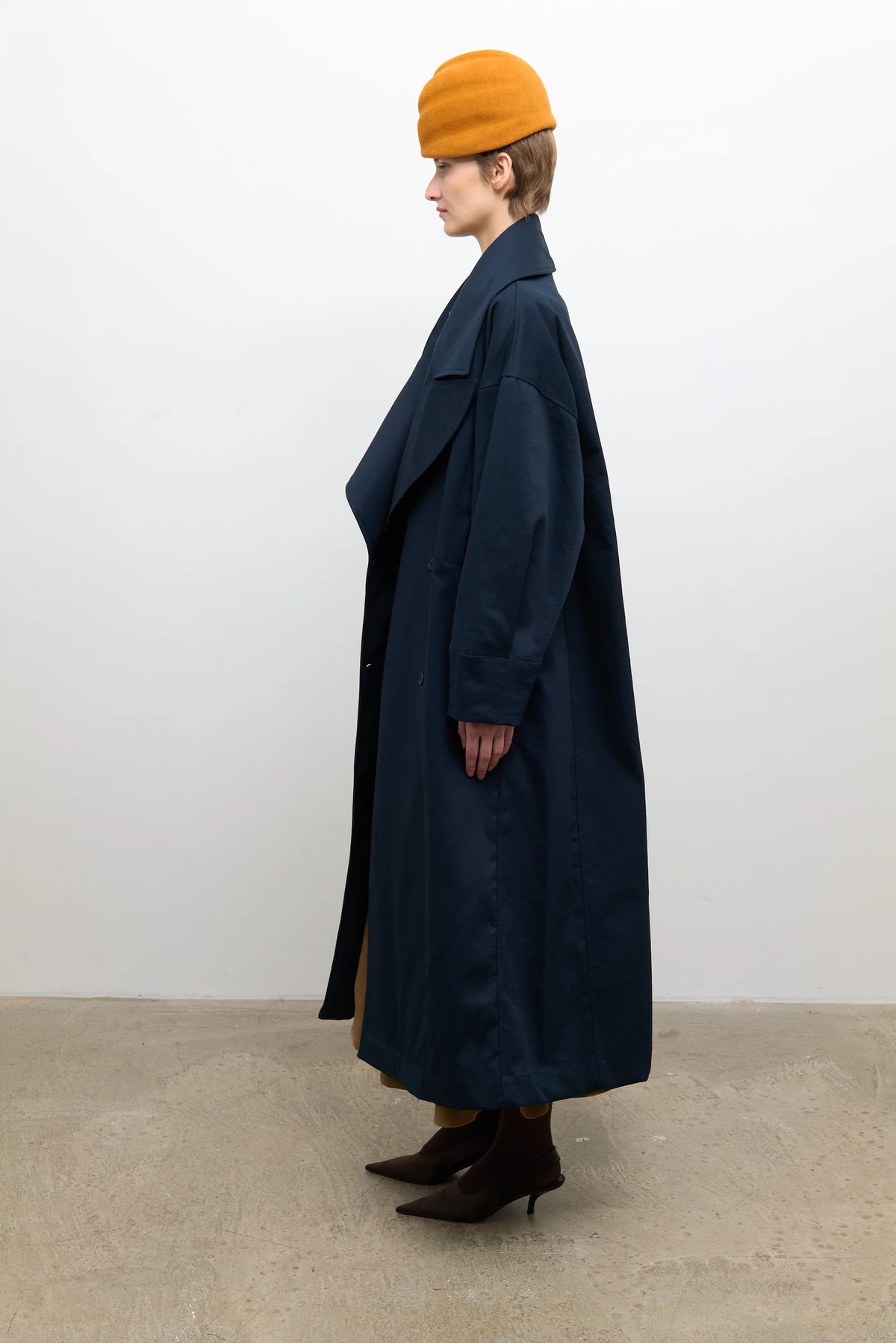 CAWLEY BRITISH COTTON GABARDINE AGNES MAC - NAVY/ TAN