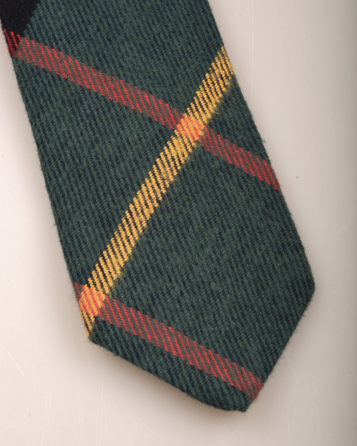 TS(S) LARGE TARTAN PLAID NECK TIE - NAVY