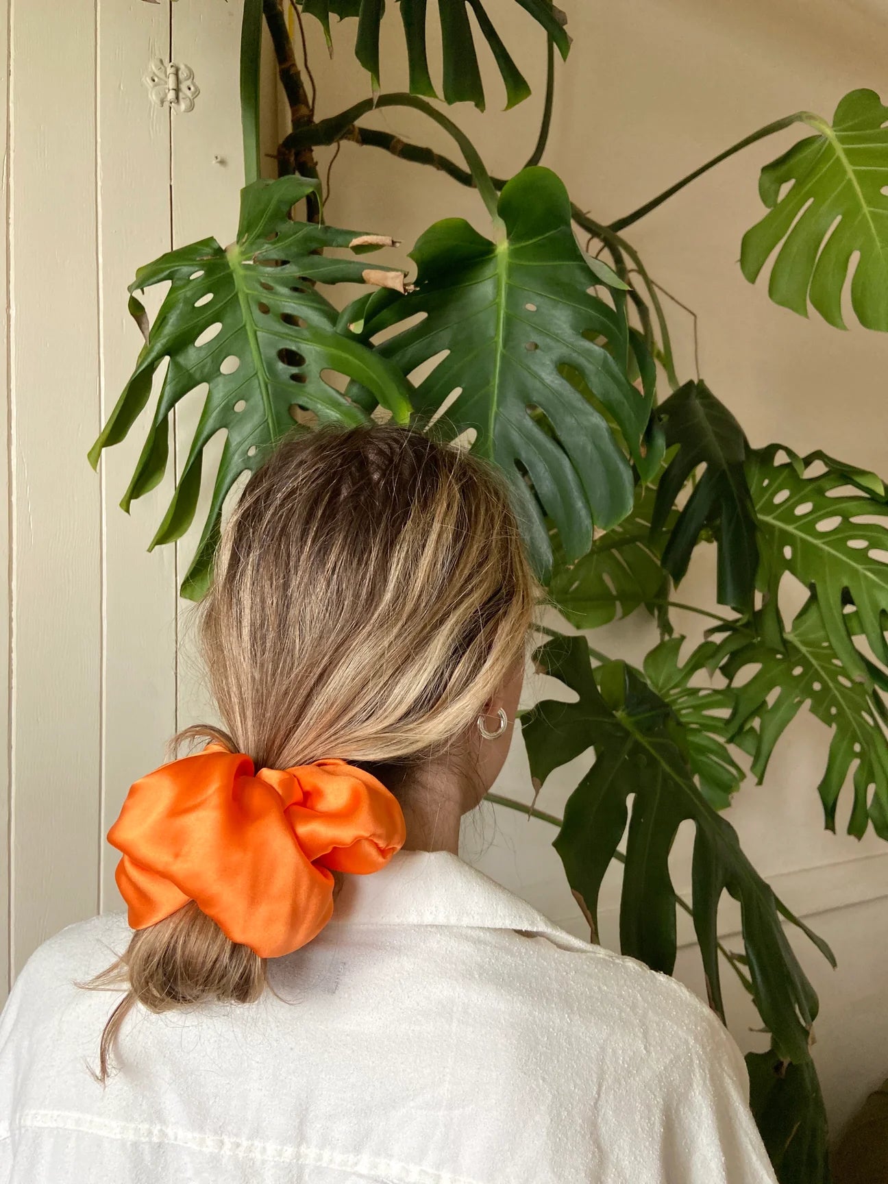 A BRONZE AGE - SILK SCRUNCHIE - ORANGE