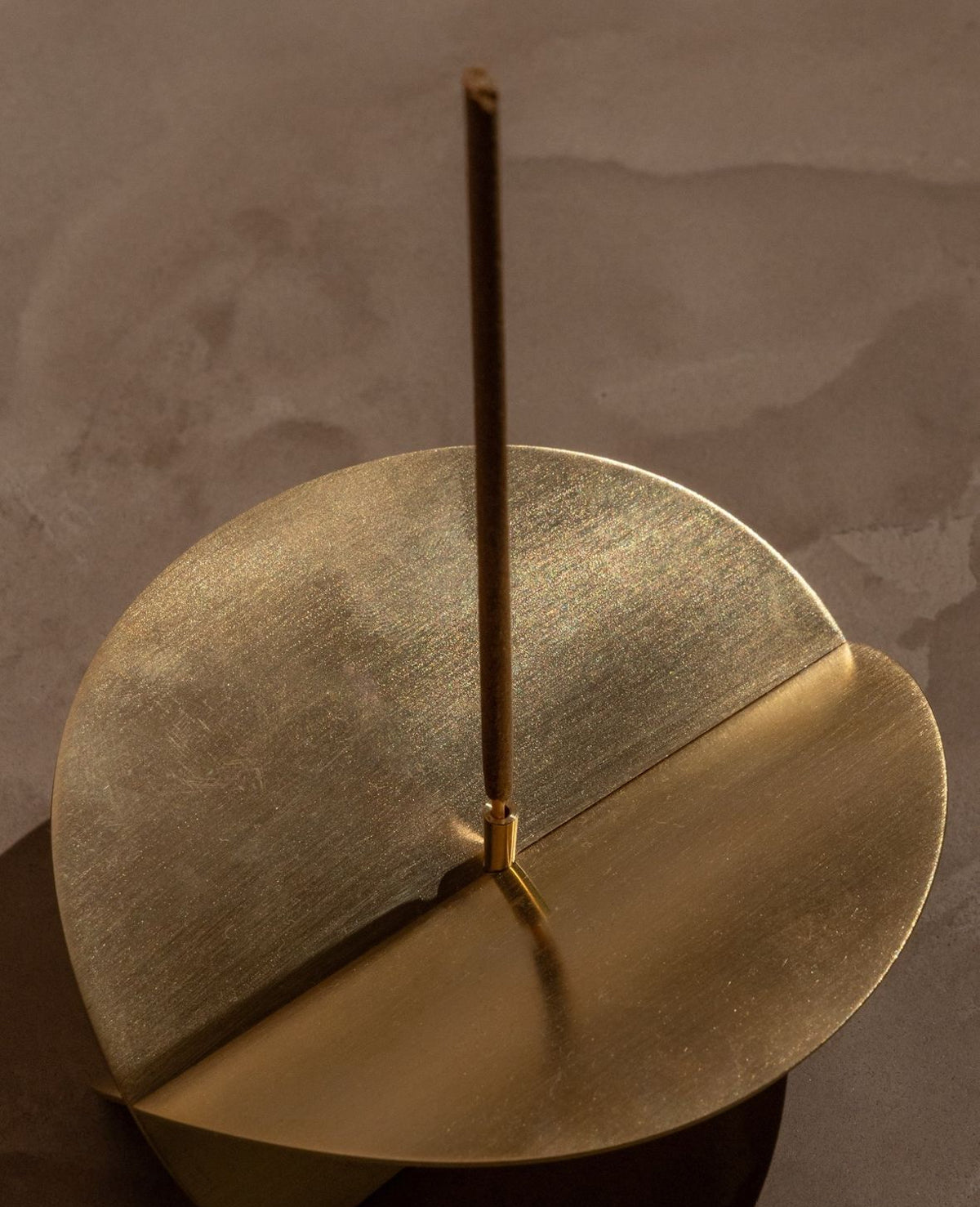 APFR FRAGRANCE BRASS INCENSE HOLDER