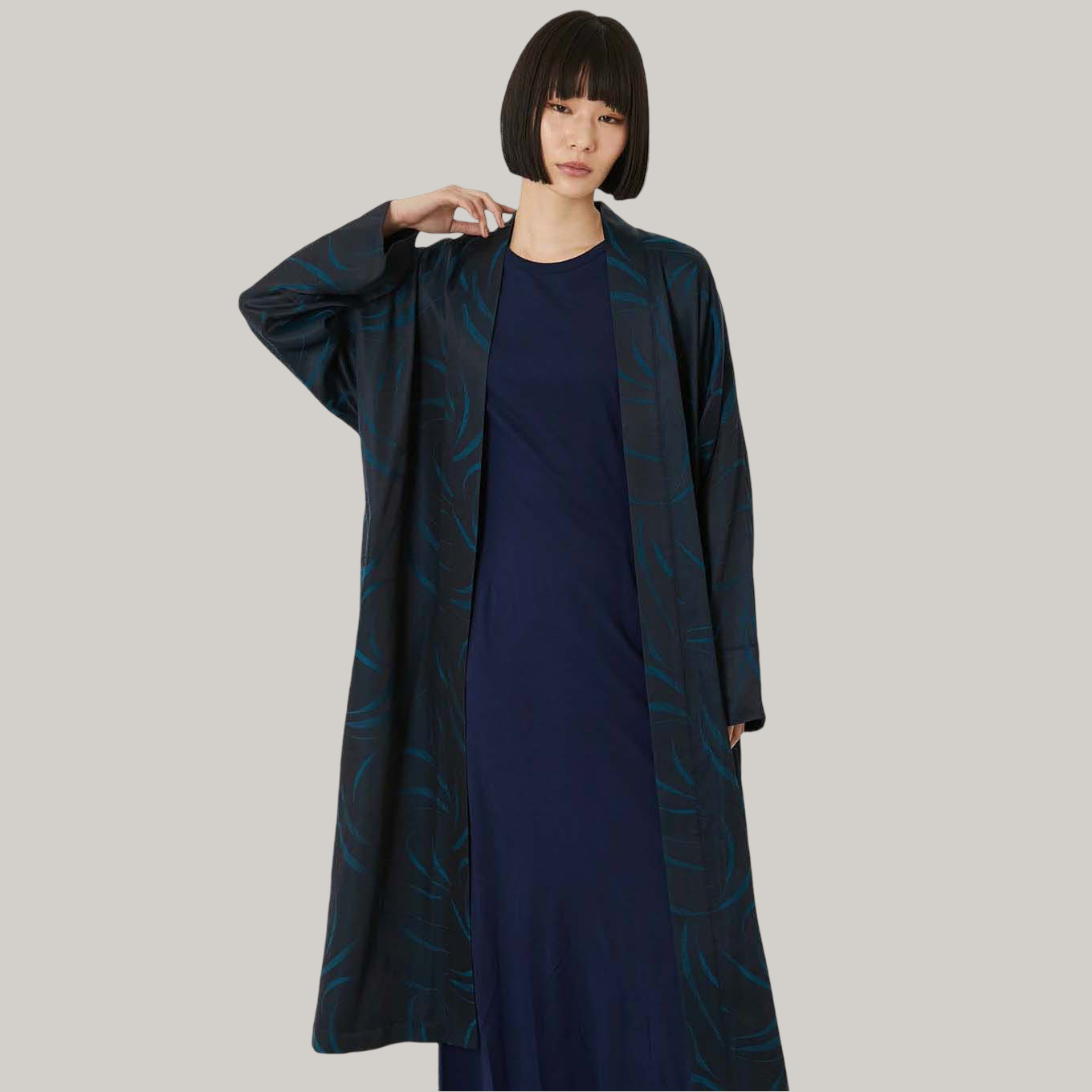 BLUE BLUE JAPAN WOMEN'S MEBUKI SATIN HAORI JACKET - DARK NAVY
