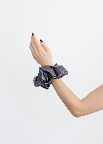 A BRONZE AGE - SILK SCRUNCHIE - STEEL GREY