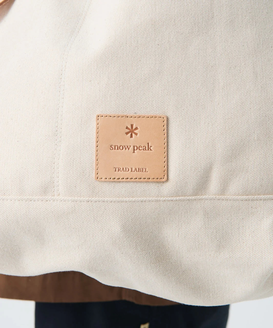 SNOW PEAK MIDDLE HAND BAG - IVORY