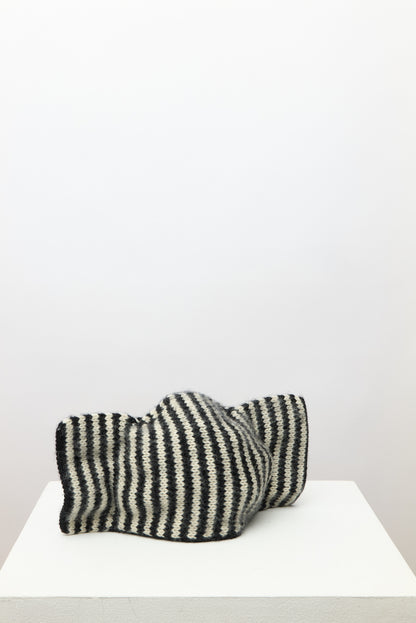 CAWLEY BRUSHED PURE NEW WOOL STRIPE BOW HAT - JET BLACK/ NATURAL