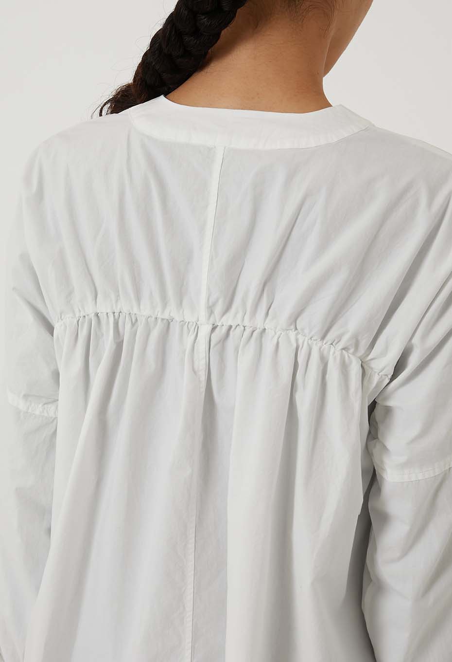 BLUE BLUE JAPAN WOMEN'S TYPEWRITER BACK GATHERED SHIRT - WHITE