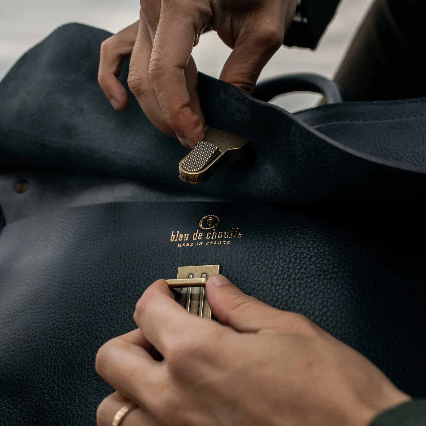 BLEU DE CHAUFFE ZEPPO BUSINESS BAG - NAVY BLUE