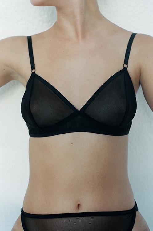 KYE INTIMATES FORM BRA - BLACK