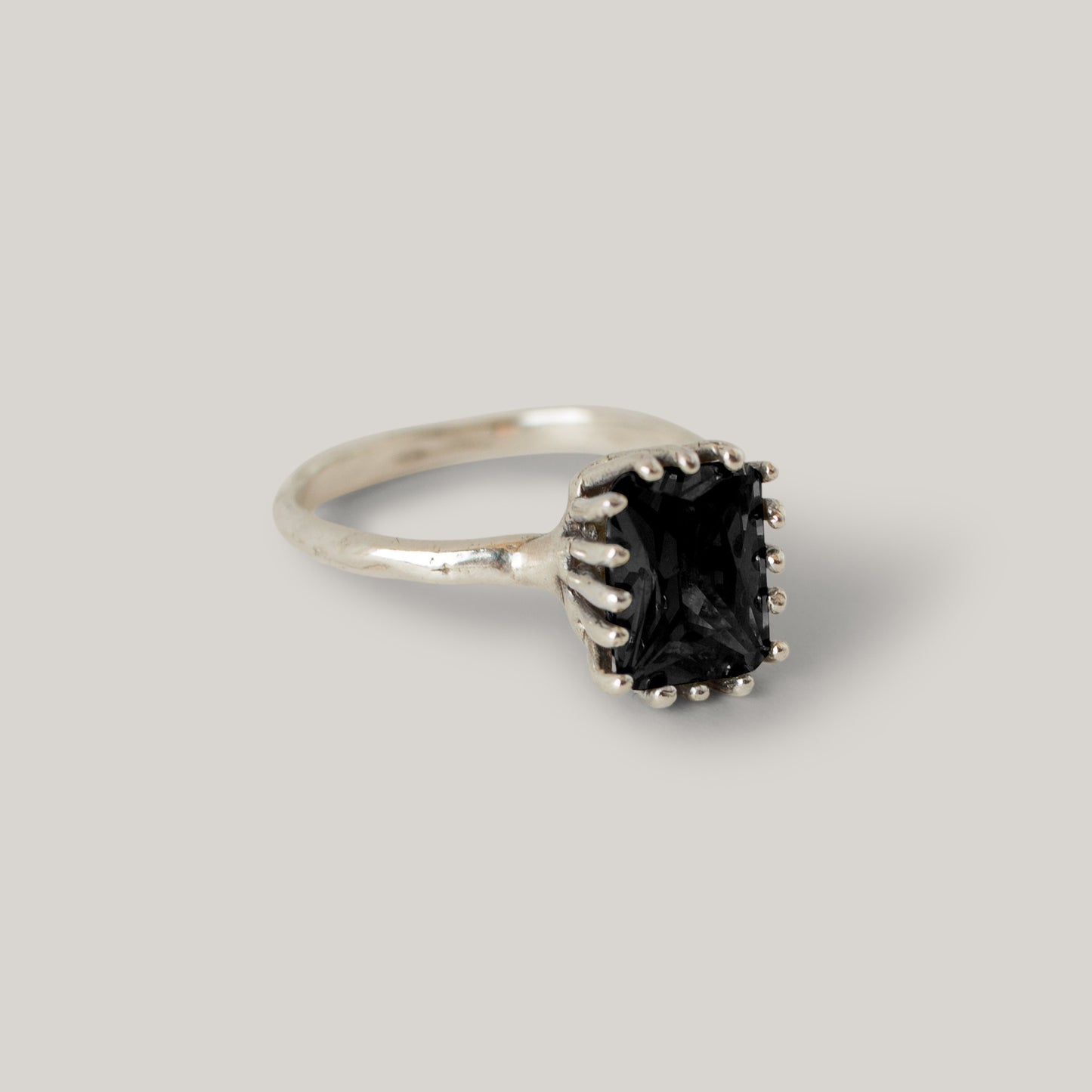 MEREWIF RAMONA RING STERLING SILVER - ONYX